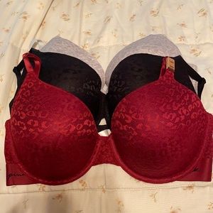 3 Victoria secret bras brand new still with tags